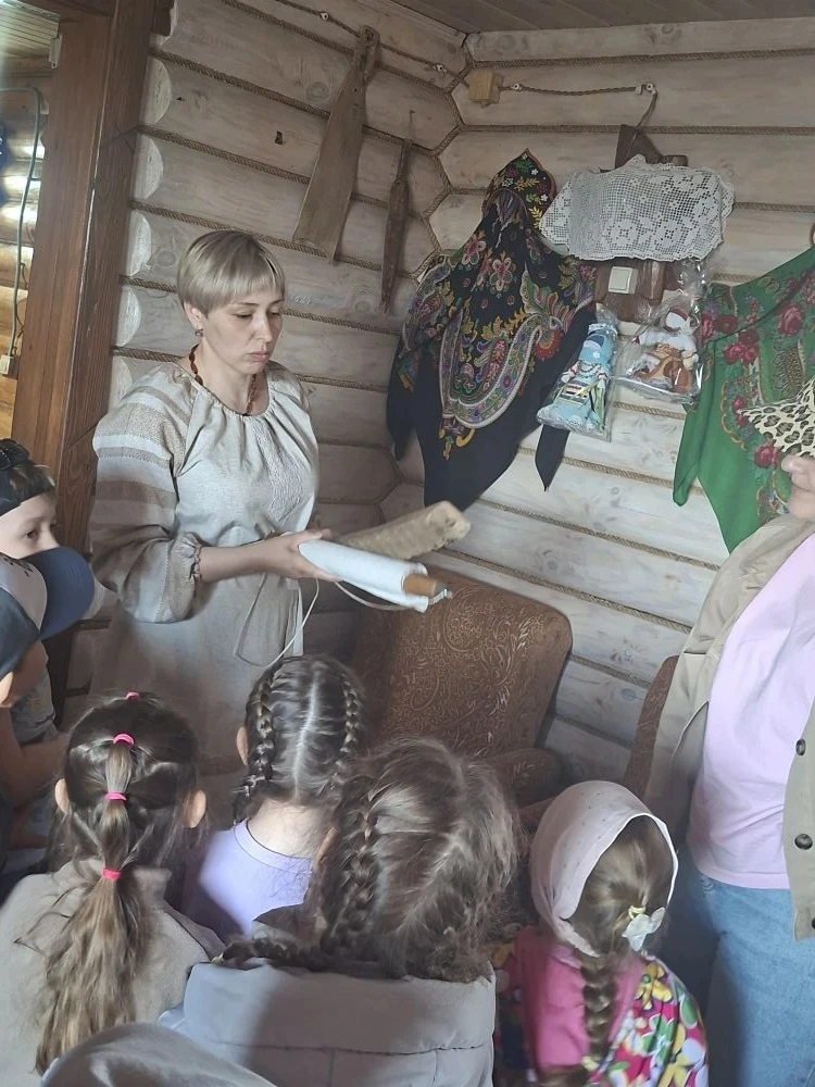 🕰Путешествие "Морских звездочек" в старину: экскурсия в мир русского быта! 

На прошлой неделе наша