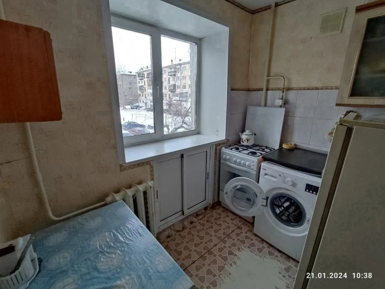 Сдаю 2кк Томина 31( р-н ЗДС), 2 этаж. Мебель и техника есть для проживания.(Холодильник сейчас друго