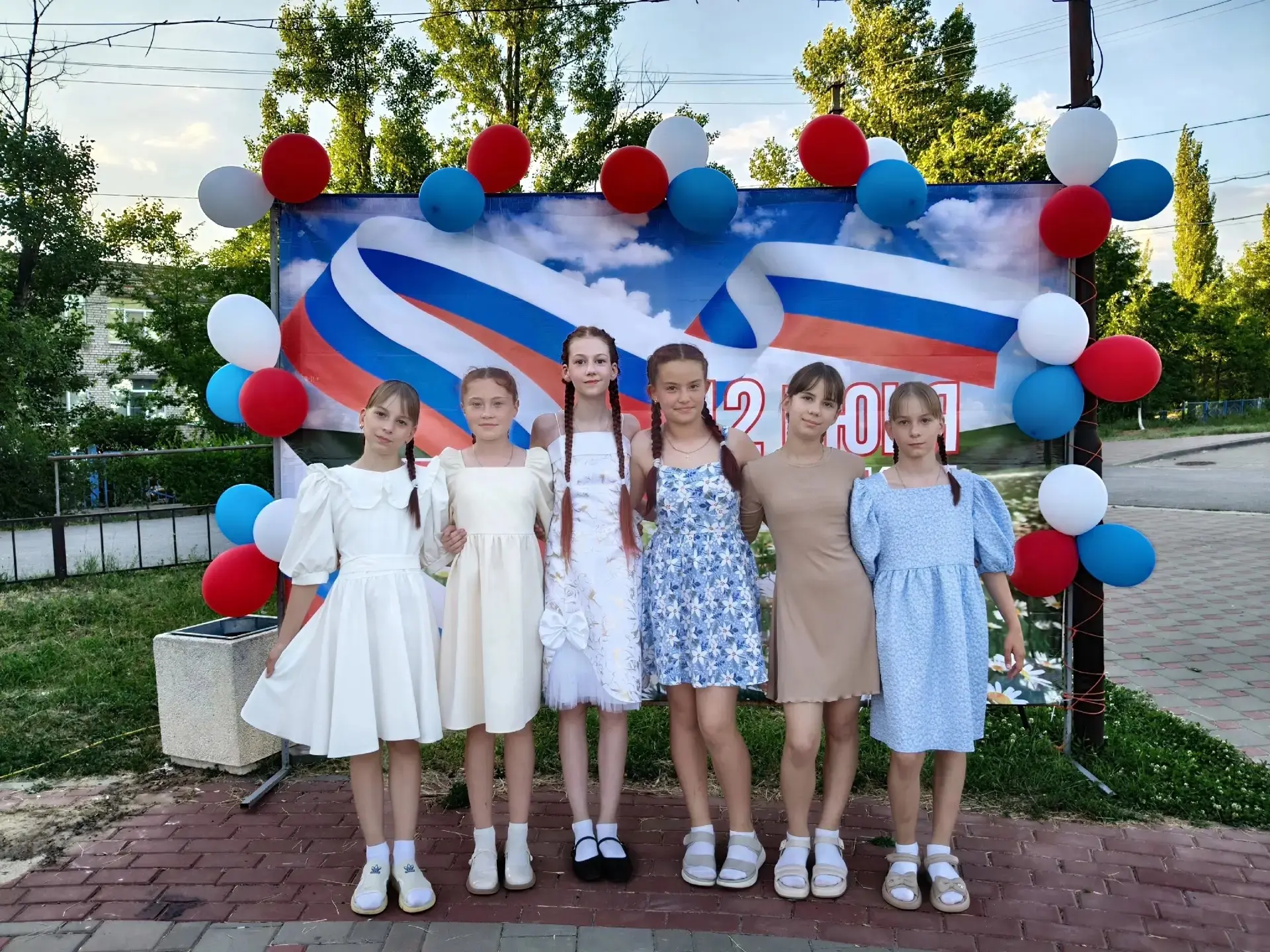 Сегодня мы ещё раз убедились: сила России в единстве её народа!

Песни, танцы, улыбки - всё объедини