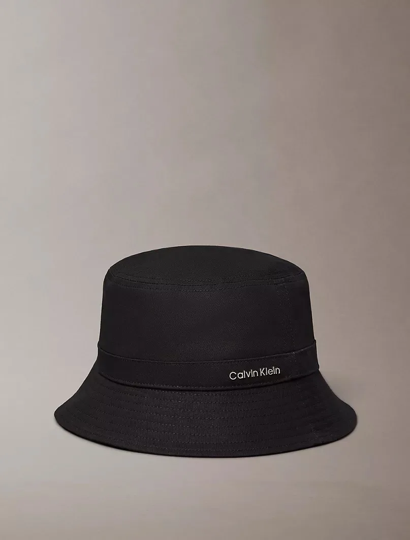 #calvinklein скидка на весь сайт до 60% плюс дополнительная скидка 30% при корзине от 150$ 🔥

Панам
