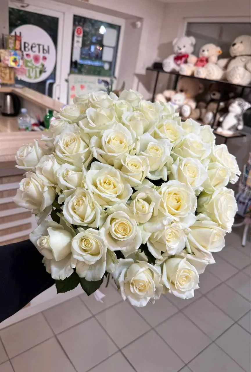 💌  Как сказать «спасибо» тому, кто всегда рядом?

Лучше цветов — ничего не придумали. Мы поможем по