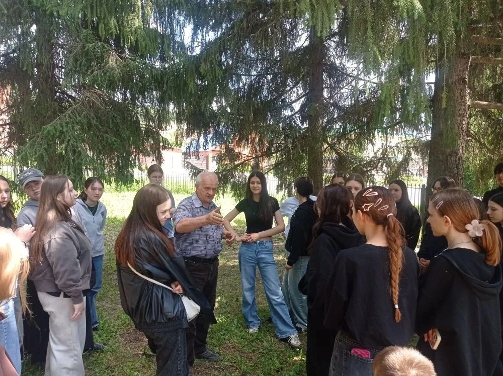 Живая история малой Родины!
Студенты группы 1м1 провели патриотический урок в Парке Славы города Бел