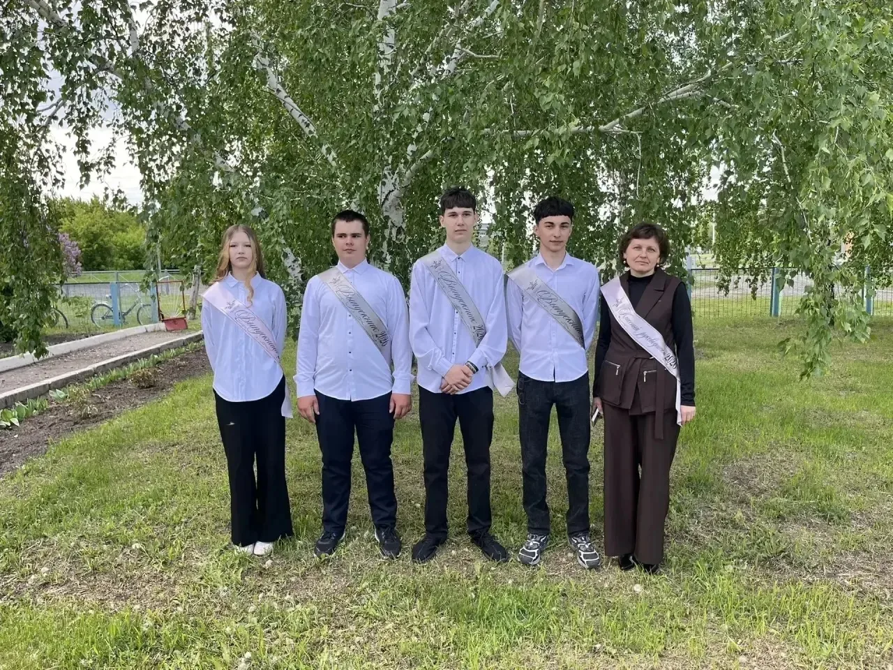 26 мая в нашей школе прошёл праздник Последнего звонка. Пусть этот день станет для наших выпускников