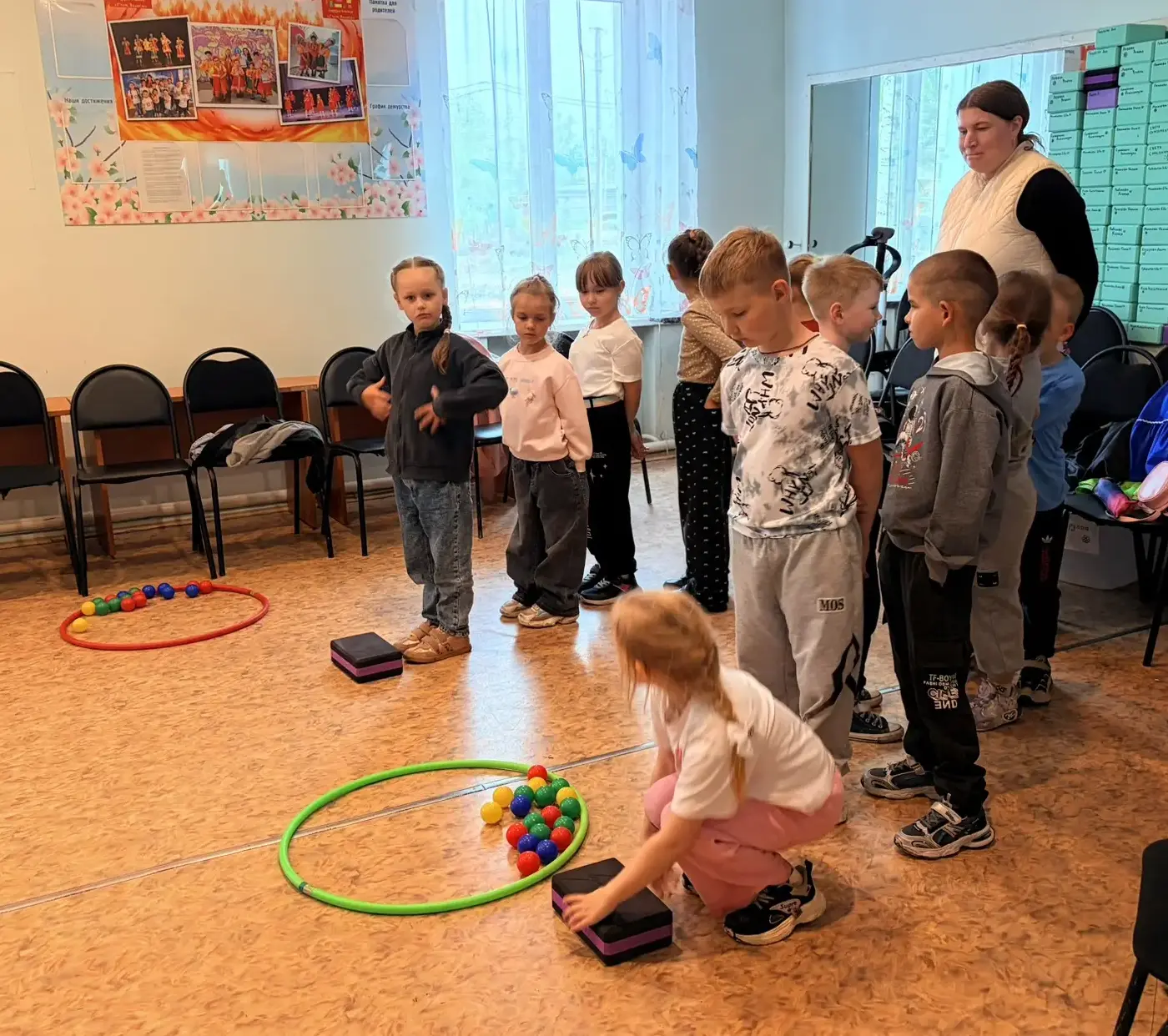 🌞ЛЕТО, СОЛНЦЕ, ДЕТВОРА

Несмотря на пасмурный день, слышался звонкий смех и царило веселье — именно