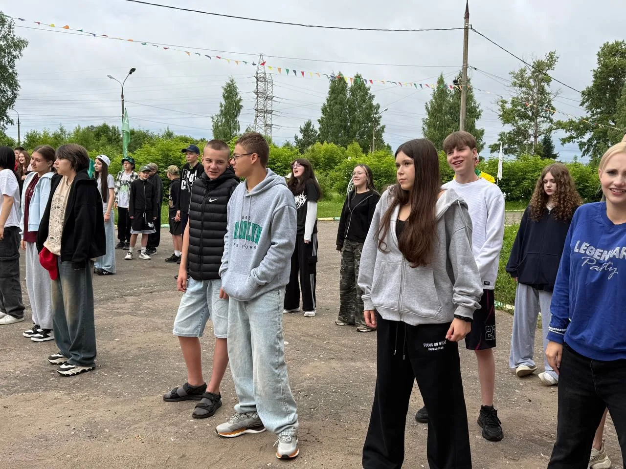 1 отряд на утренней зарядке