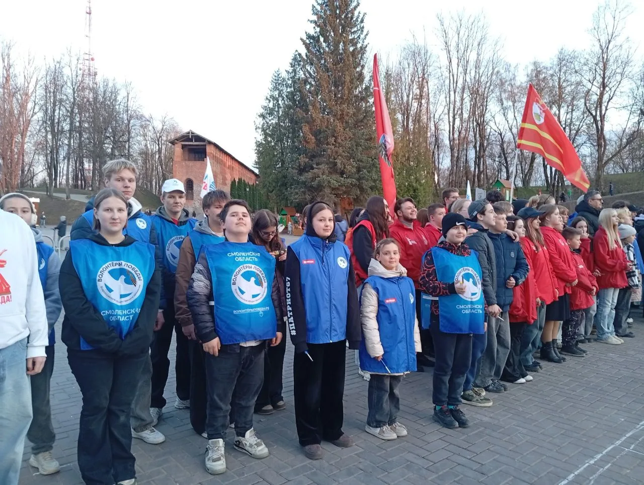 Активисты нашего волонтёрского отряда приняли участие в создании портрета Юрия Гагарина из 6000 горя