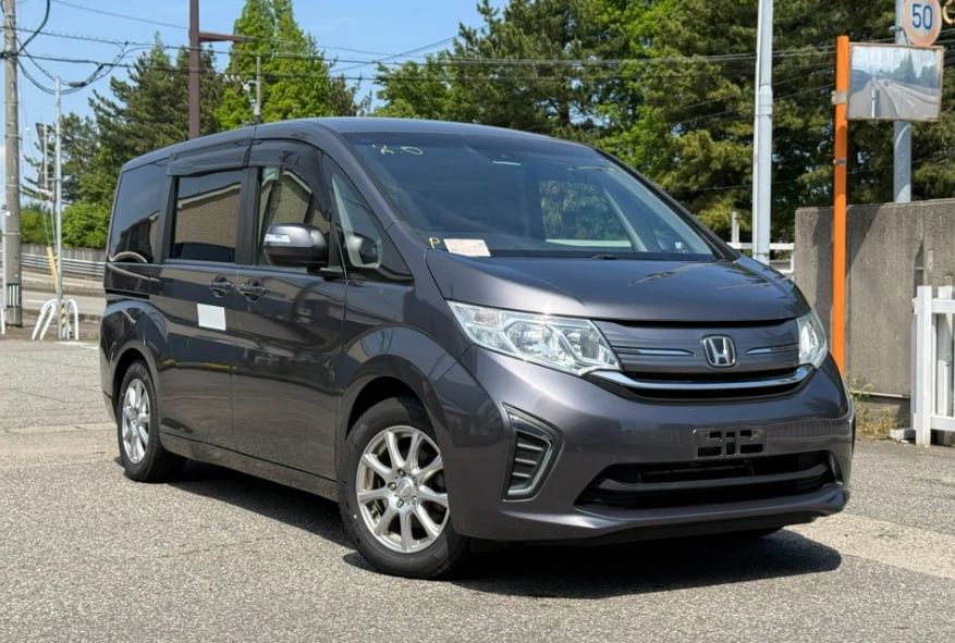 🚙Honda Stepwgn, кузов: RP1 
🕐2020 год
🐎150 л.с.
🗺158 тыс. км. пробег 
💵1400000 тыс. ориентирово