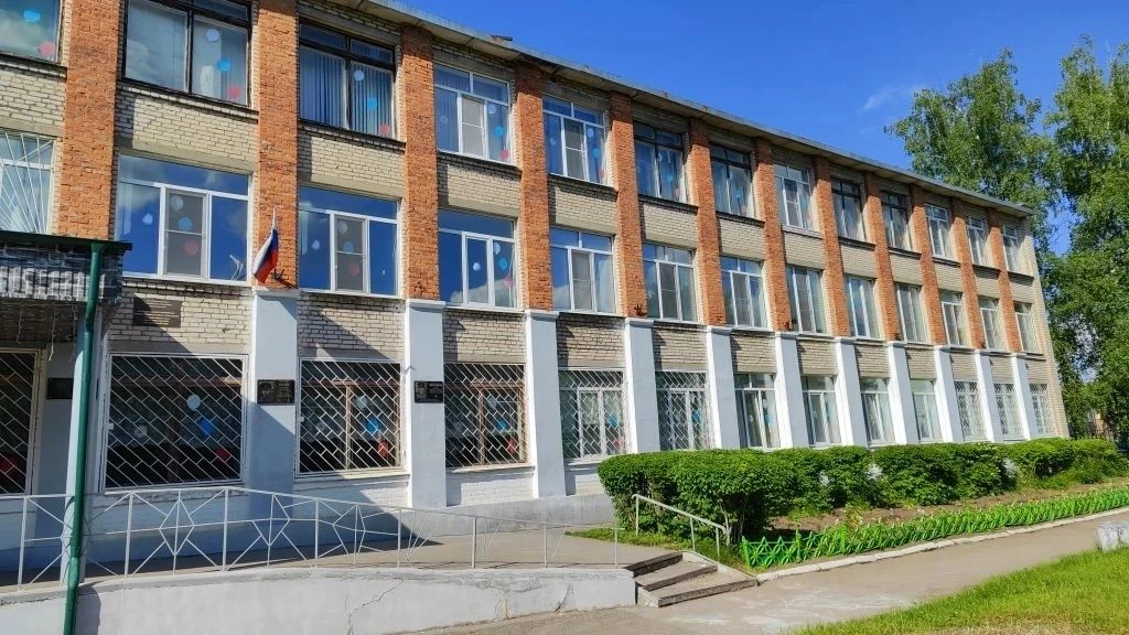 В рамках Всероссийской акции «Окна России»  школьники нашего Центра  оформили окна тематическими рис