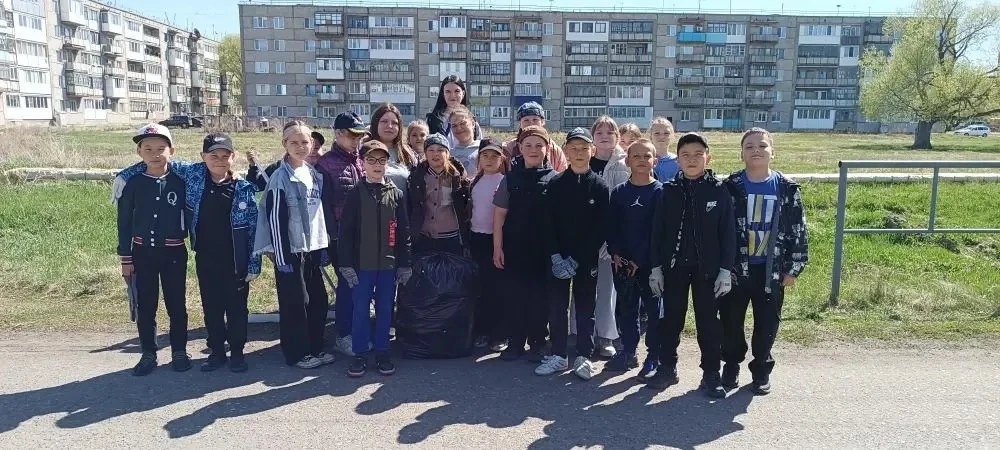 В преддверии празднования 1 Мая — Праздника Весны и Труда — ученики Большегривской школы приняли акт