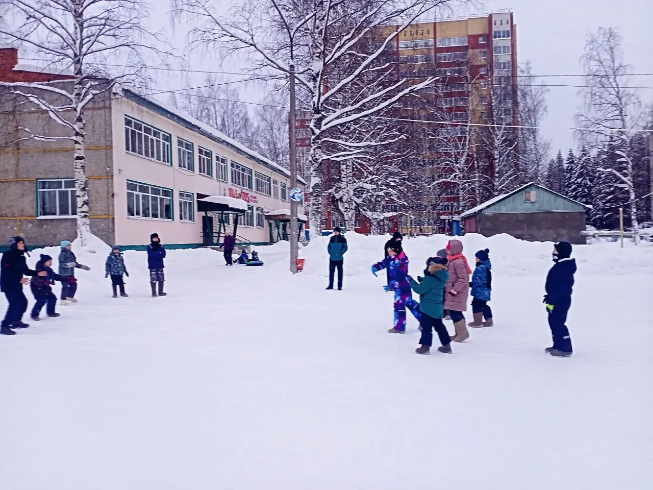 Зимняя спартакиада

❄ ️И вот наступили наши любимые и долгожданные каникулы. Как только появилось св