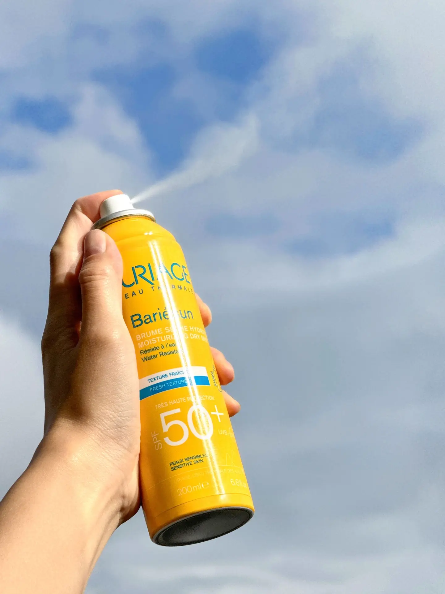 Наш красивый ровный загар не обходится без спрея Uriage💛

Водостойкий Bariesun Spray SPF 50 распыля
