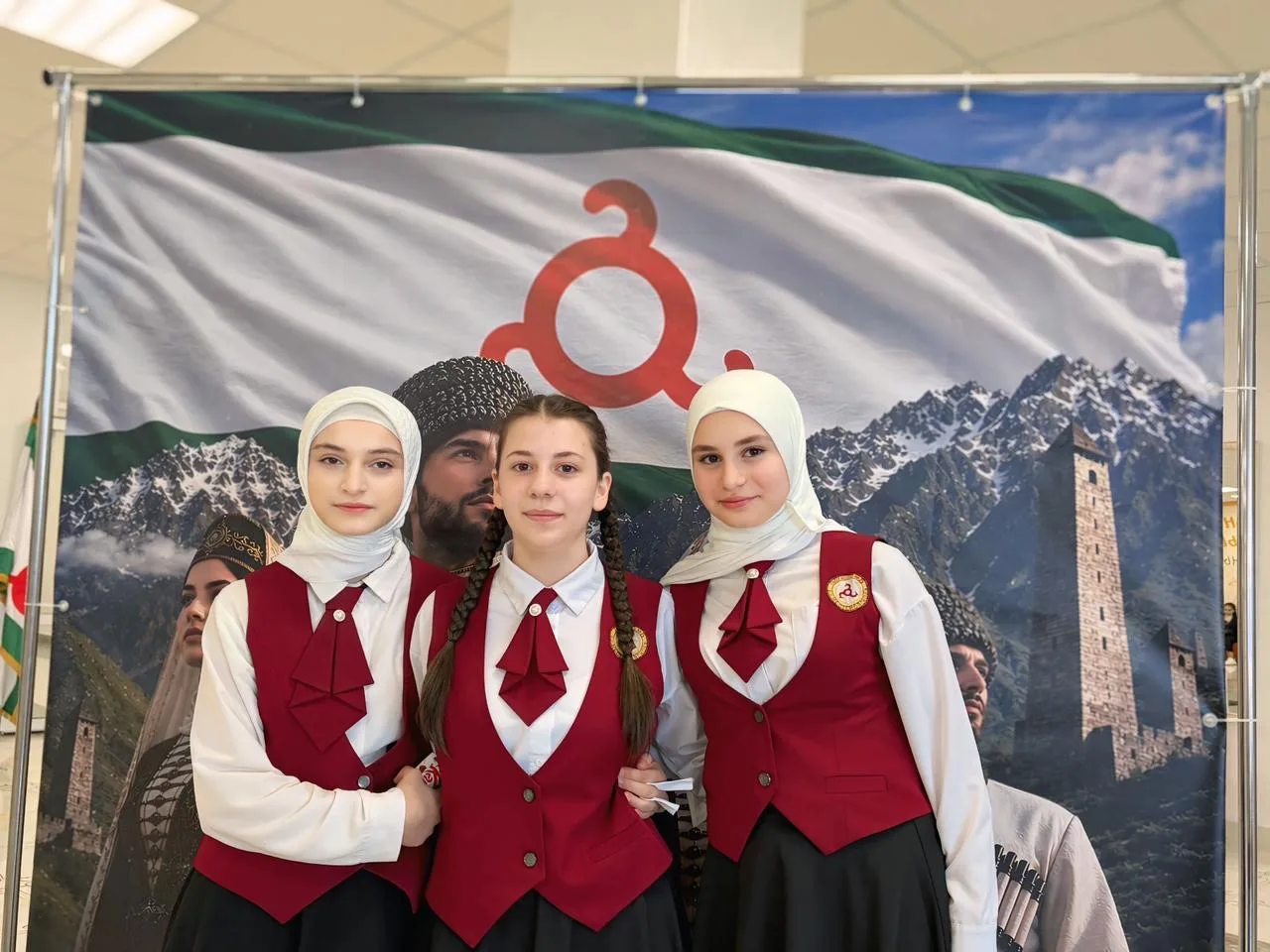 🌟 Поздравляем наших талантливых учениц с выдающимися достижениями в Олимпиаде по ингушскому языку! 