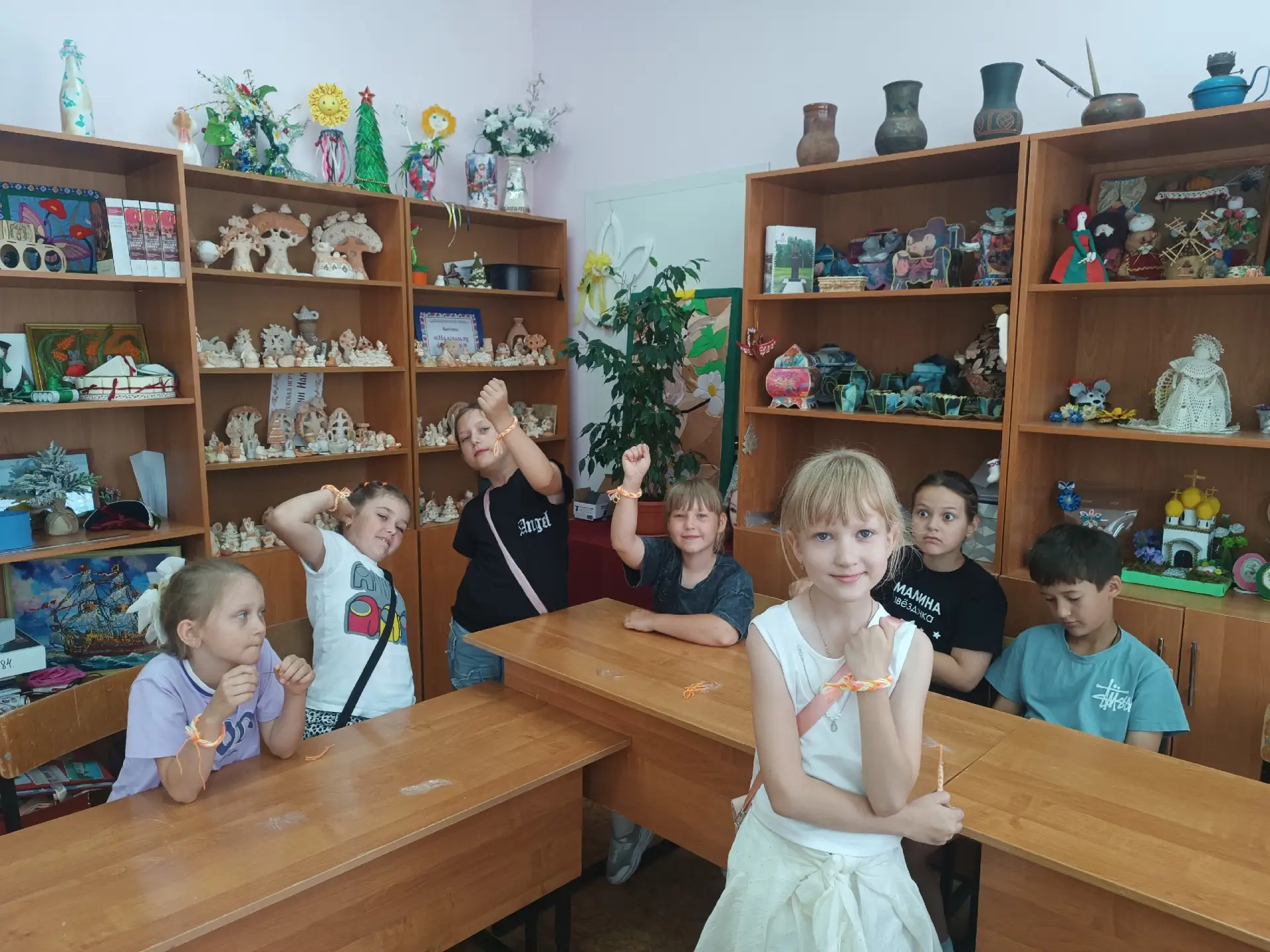 Сплести дружбу нитками? Легко! 🧵✌️

В Центре досуга, ремесел и туризма прошёл тёплый и очень творче