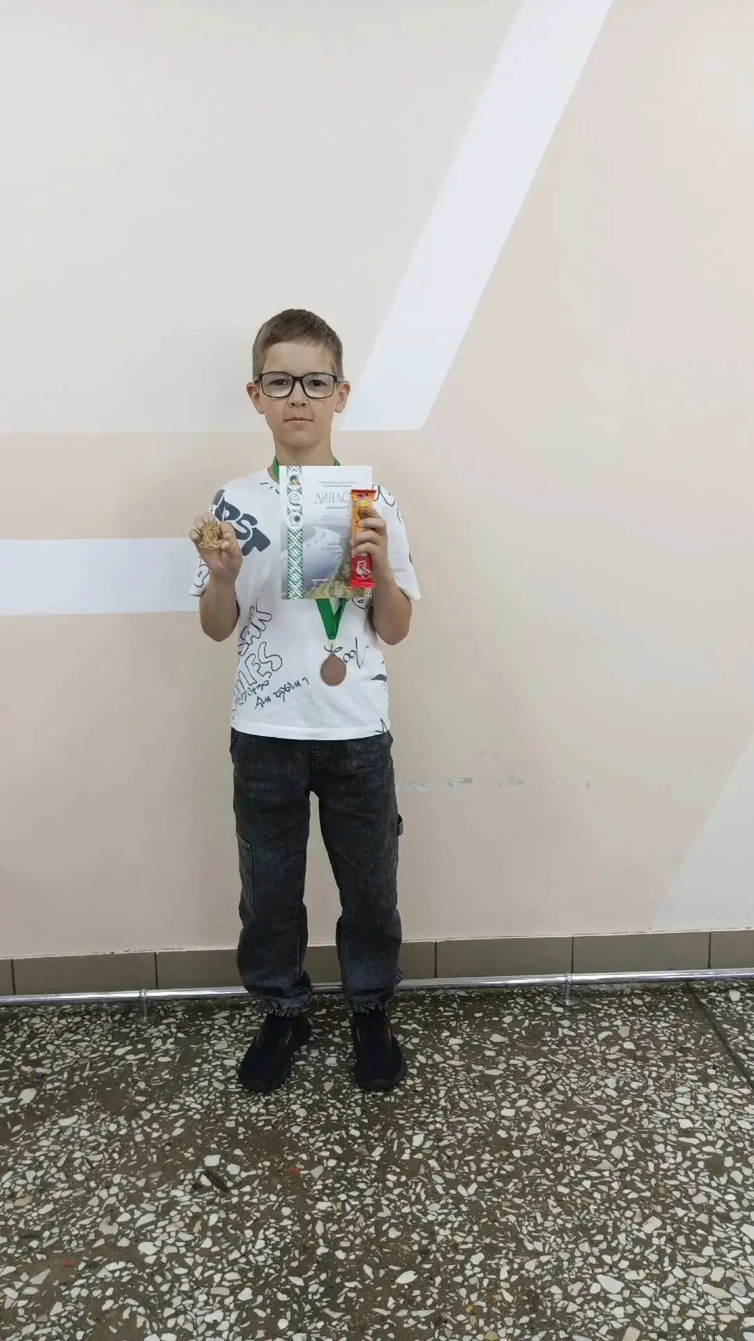11-12 июля на базе школы прошел очередной турнир по игре го. 
Каникулы в самом разгаре, но 20 игроко