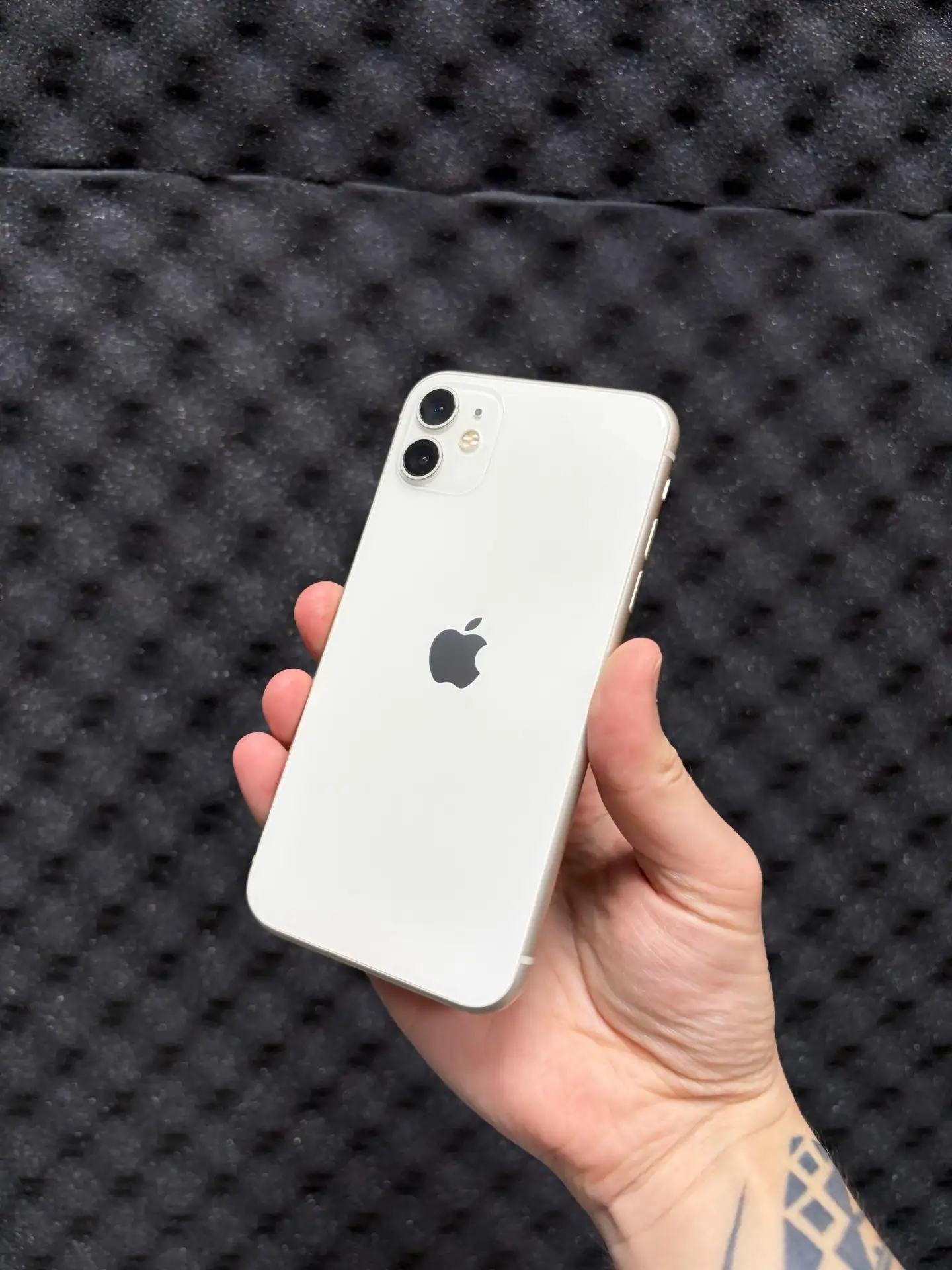 iPhone 11 64Gb White

Принят по программе trade-in и проверен в нашем сервисном центре

1. В ком