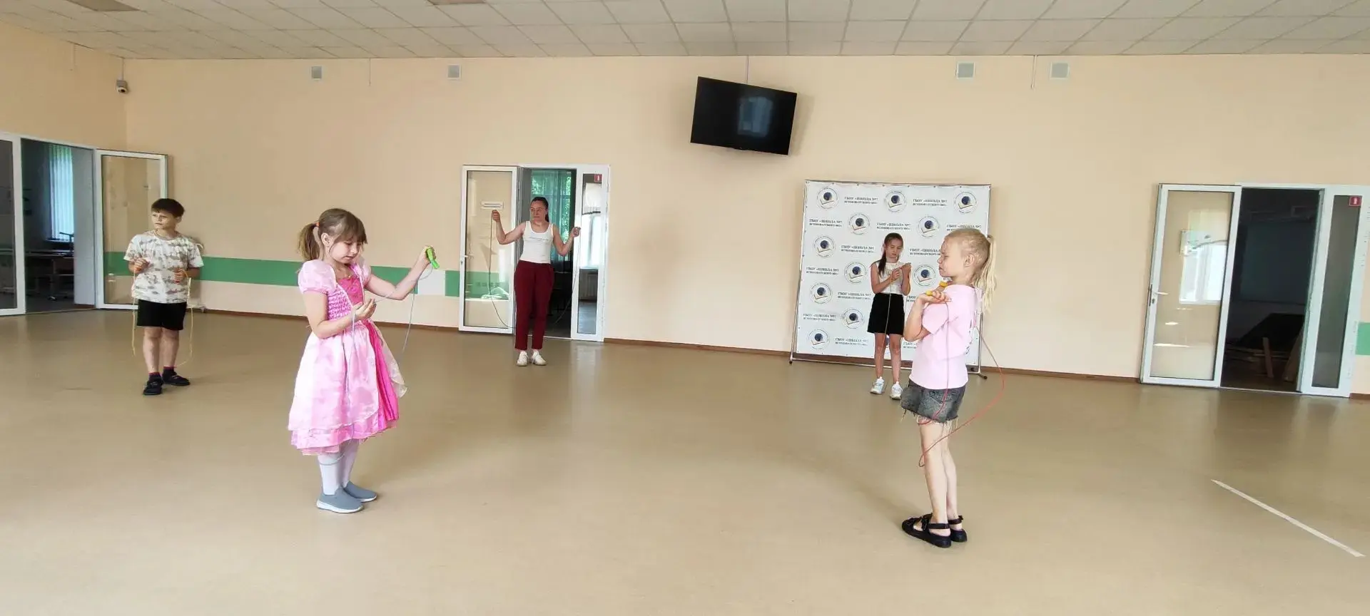 🎒 День приключений на пришкольной площадке! 🎒
Сегодня у нас получился настоящий день приключений н