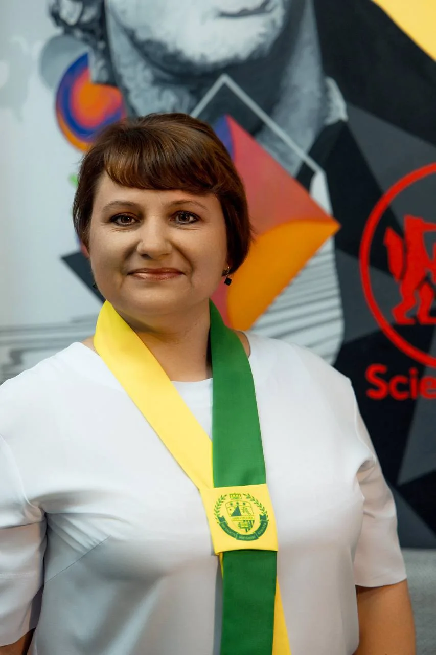 🎂Сегодня мы поздравляем с Днём Рождения Марину Ивановну!🌺🌺🌺 Желаем бесконечного счастья и неисся