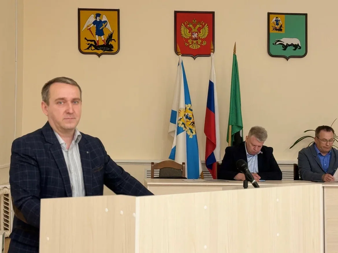 📑29 мая на очередной сессии депутаты заслушали отчет директора ООО «Пищекомбинат «Шенкурский» Серге
