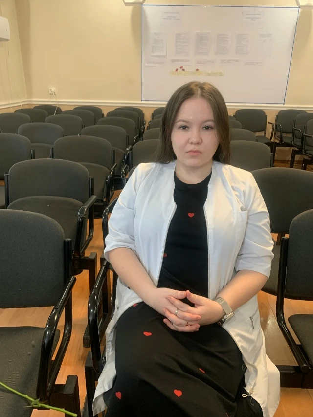 «РАБОТАЕМ В СПЛОЧЕННОМ КОЛЛЕКТИВЕ» Медицинские сестры, с которыми мы побеседовали, пришли в ЦРБ в ра