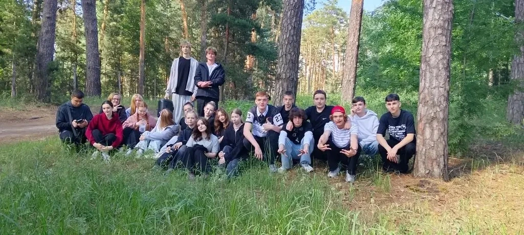 🌲 В минувшие выходные, в честь окончания учебного года, обучающиеся 10 «А» и 10 «Б» классов отправи