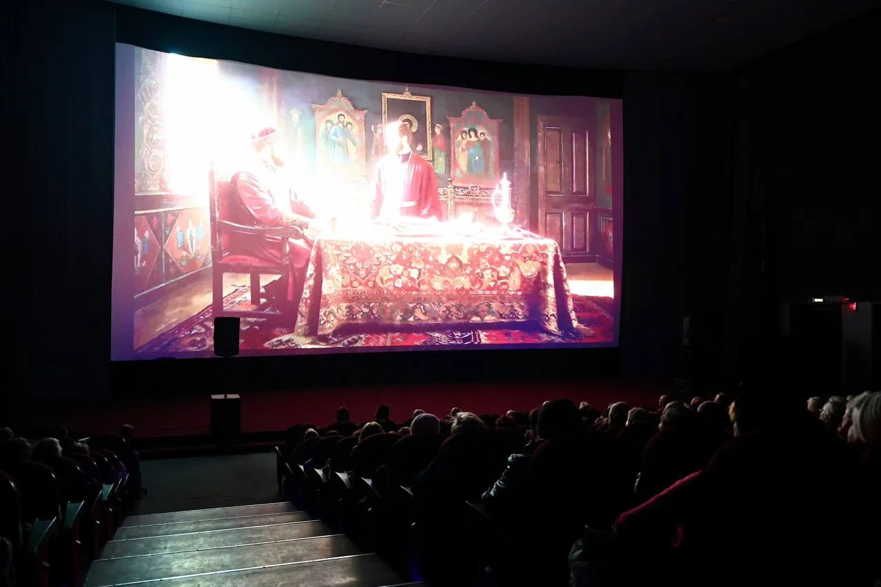 🎬В Вологду возвращаются «Дни VOICES».

4 и 5 июля в «Ленкоме» пройдут показы фестиваля авторского к