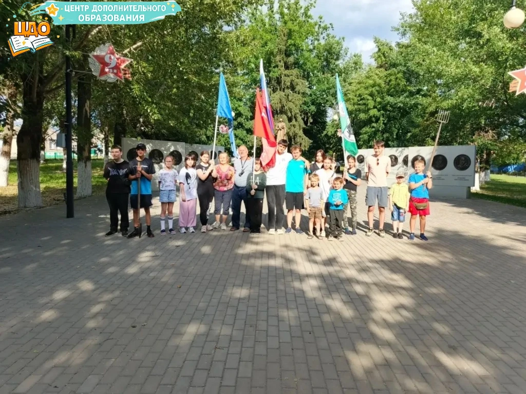 Аллея памяти 

👫В преддверии Дня памяти и скорби — 22 июня — обучающиеся стрелкового тира МАУ ДО «Ц