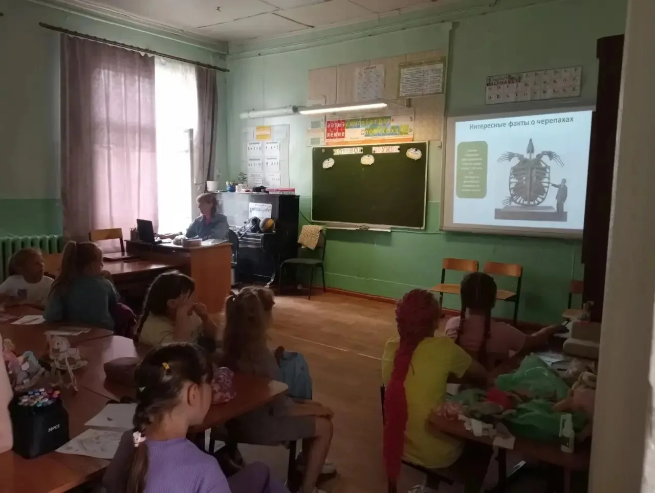 Во втором отряде сегодня прошел день морской черепахи! 🐢

Для ребят провели беседу с показом презен