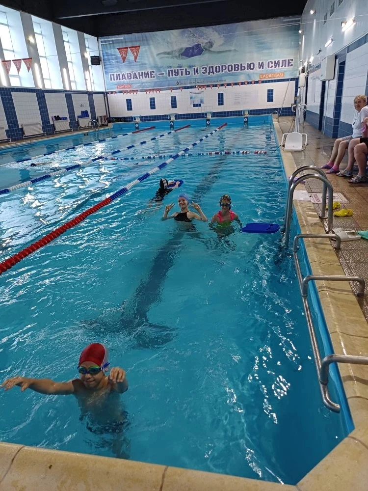 🏊‍♀️Посещение бассейна — одно из самых любимых занятий для многих детей. Это не только увлекательно