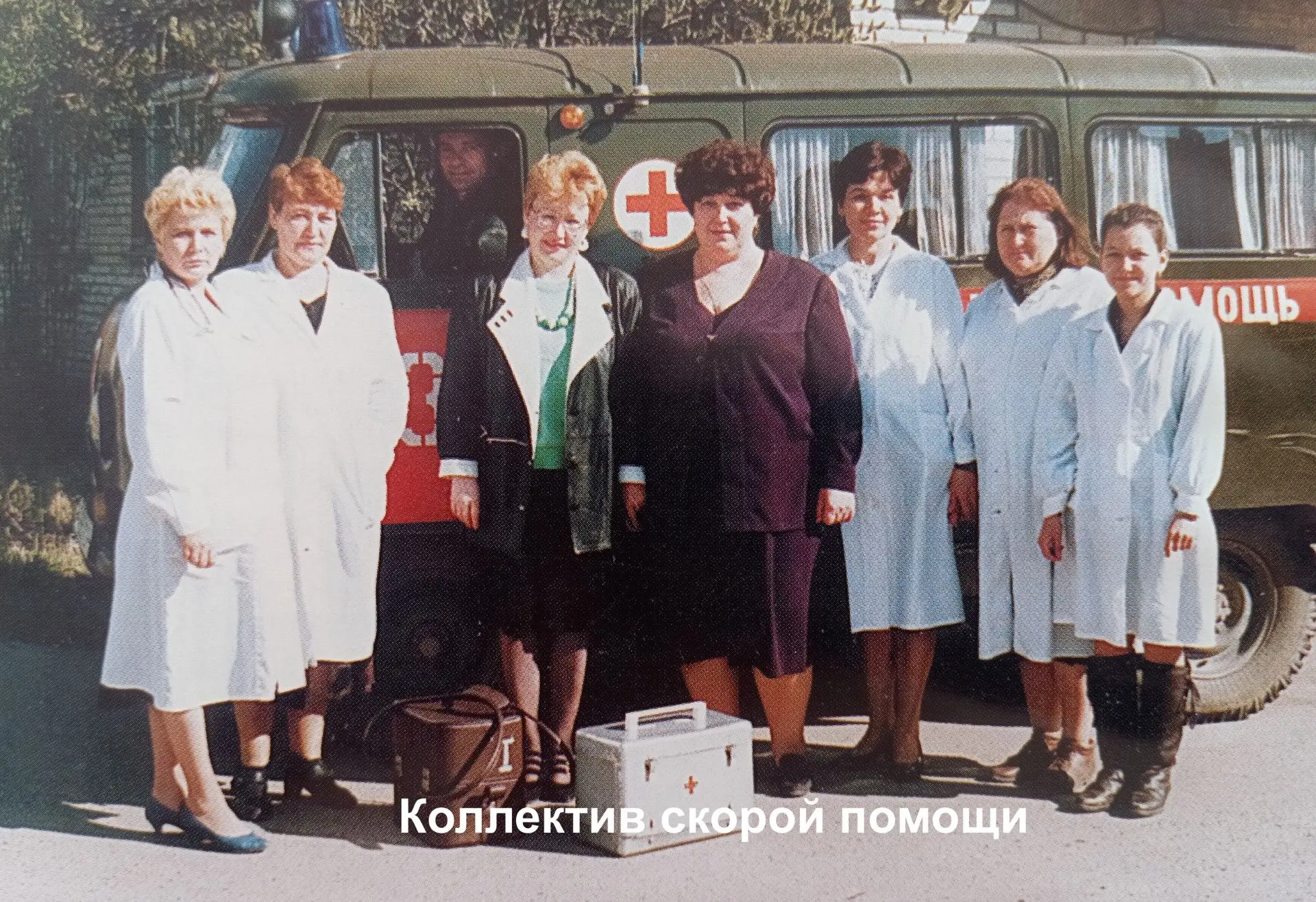 «"03” СЛУШАЕТ!» 

Пять этажей нового больничного блока заселены весной этого года. 
Входим в вестибю