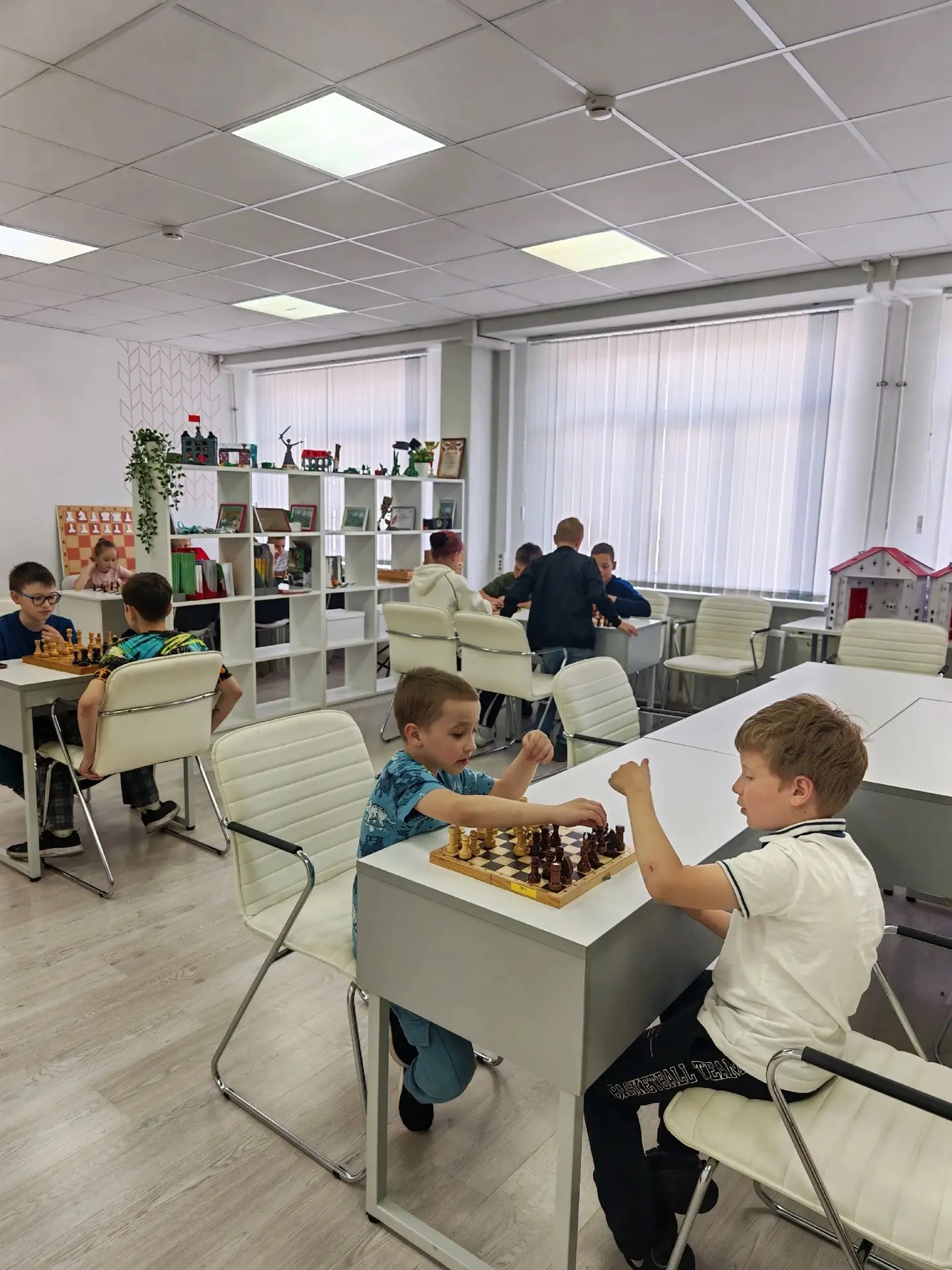 ☀️15.06.2026г.
#Прямо_сейчас в Центре образования "Точка роста" идёт подготовка к общелагерному шахм
