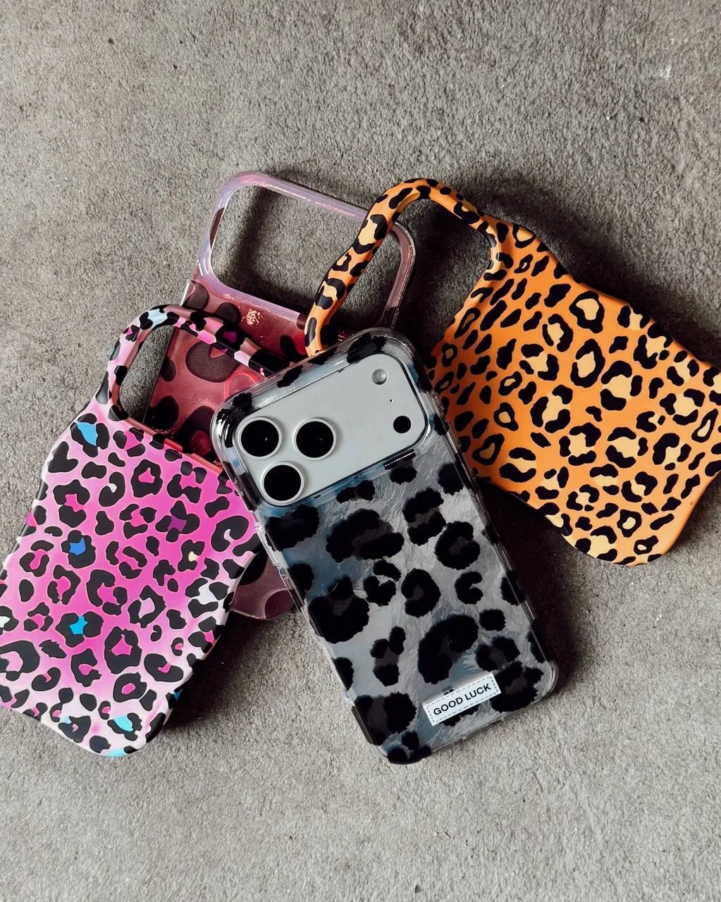 Девооочки, у нас тут такое поступление🐆

Приехали новые стильные леопардовые чехлы — ну просто любо