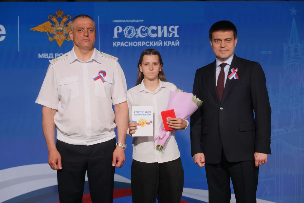 12 июня, в День России, ученицы 7 класса "В" прошли очередную в своей жизни инициацию взросления. По