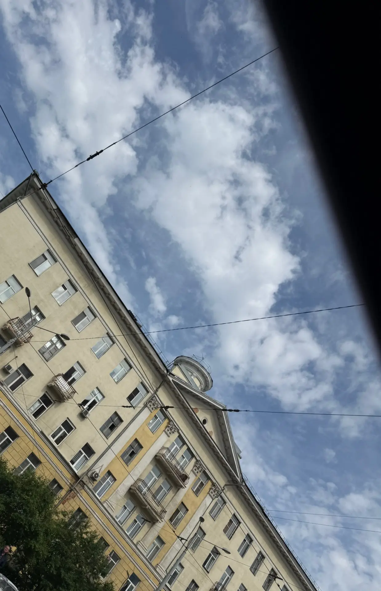 #фотозагадка

Угадайте адрес дома. Версии пишем в комментариях, обсуждаем в чате канала.
