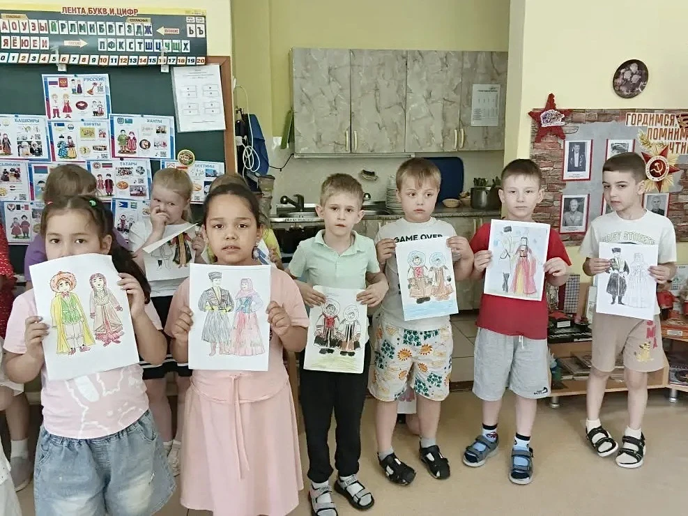 🇷🇺 Что такое Родина для ребенка? Это не просто слова из гимна. Это тепло маминых рук, запах пирожк