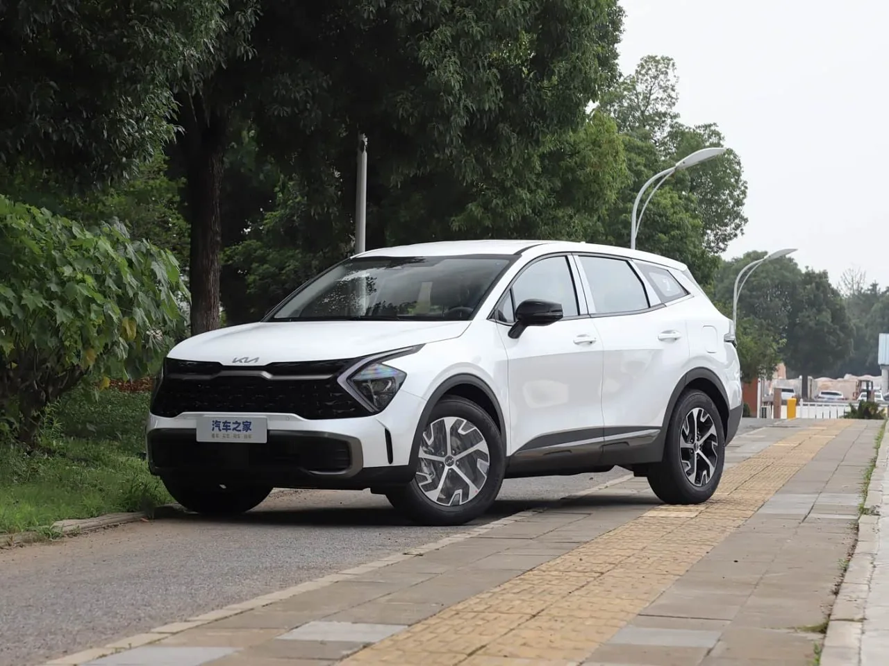 Kia Sportage 2026 • Base / Max / AWD •• 🇨🇳

Новый Sportage без пробега: от рациональной базы до по