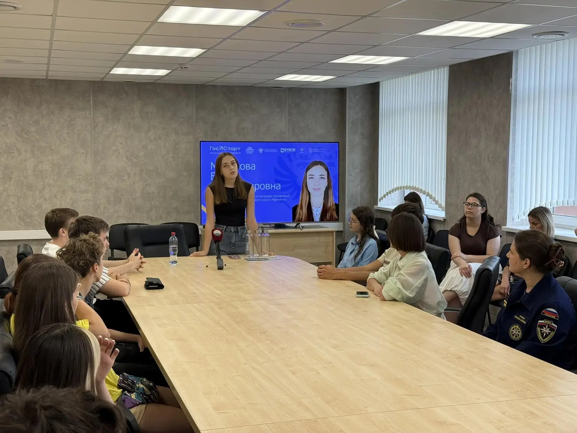 Живой диалог с теми, кто строит будущее Мариуполя

Федеральная программа «ГосСтарт.Диалог» продолжае