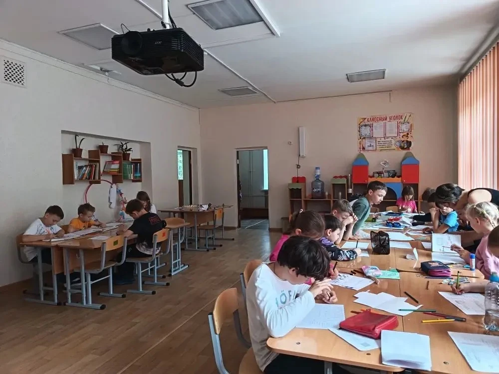 📚 Знакомство с природой через искусство.

В отряде №1 прошло увлекательное занятие по окружающему м