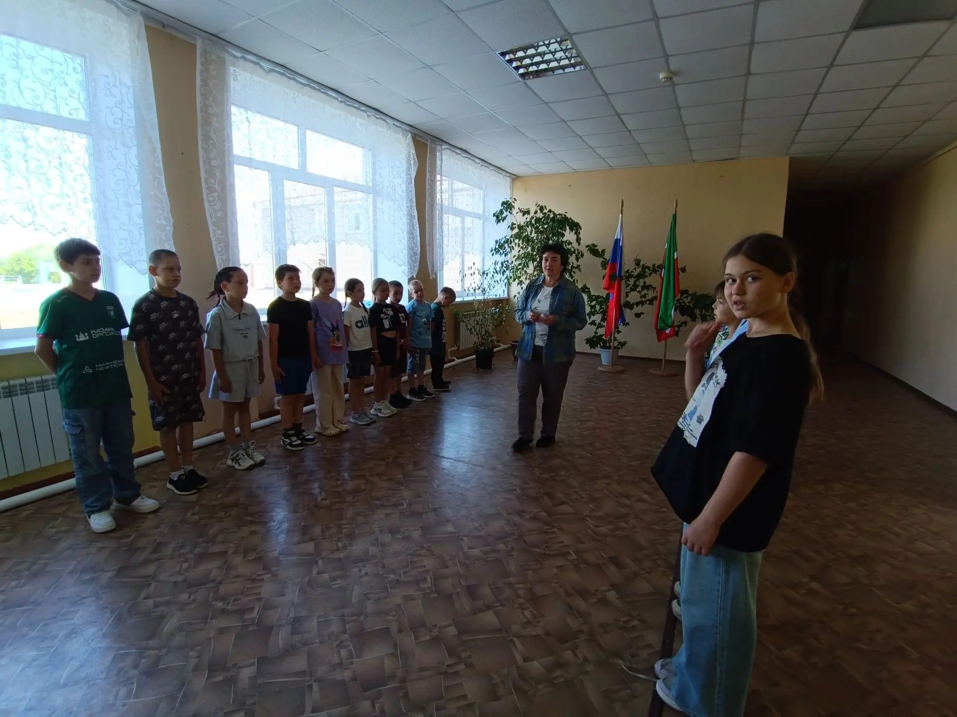 Дни в нашем пришкольном лагере пролетают незаметно: мы много играем в подвижные и настольные игры, н