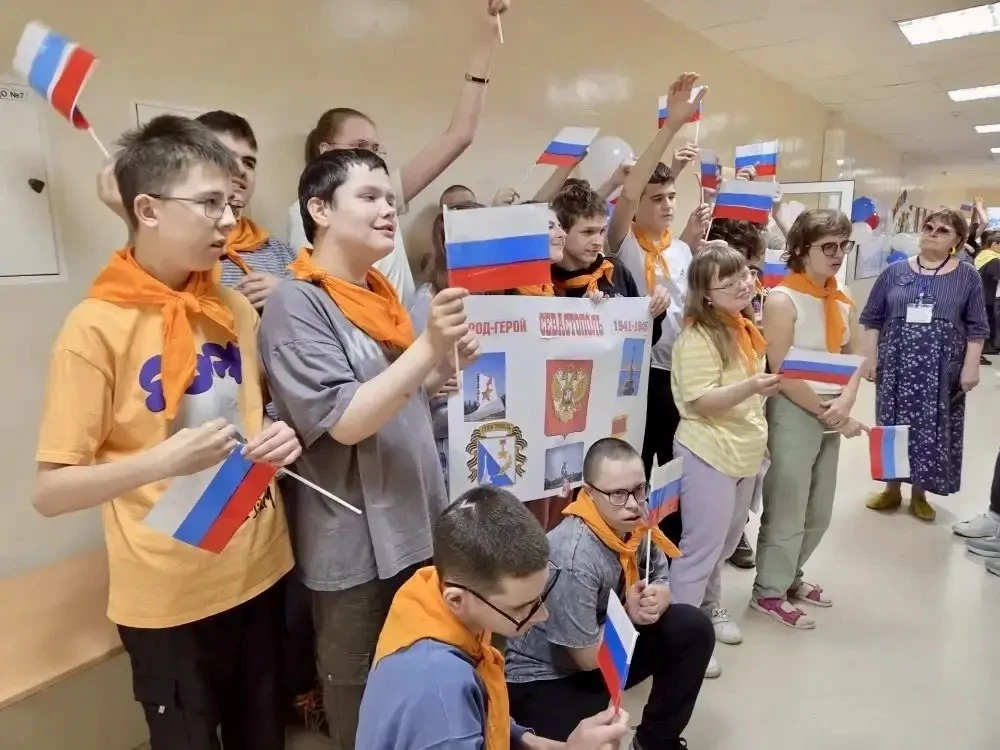🇷🇺 11.06 | День России

Утро началось с настоящей волны патриотизма! Зарядка, торжественный подъём