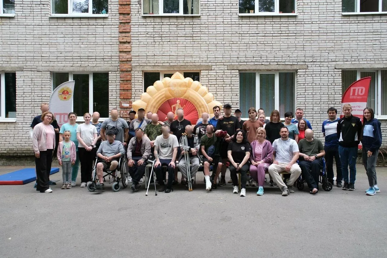 🎉💪Лесгафтовцы провели спортивный праздник ко Дню России для раненых бойцов СВО💪🎉
 
👏В поселке В