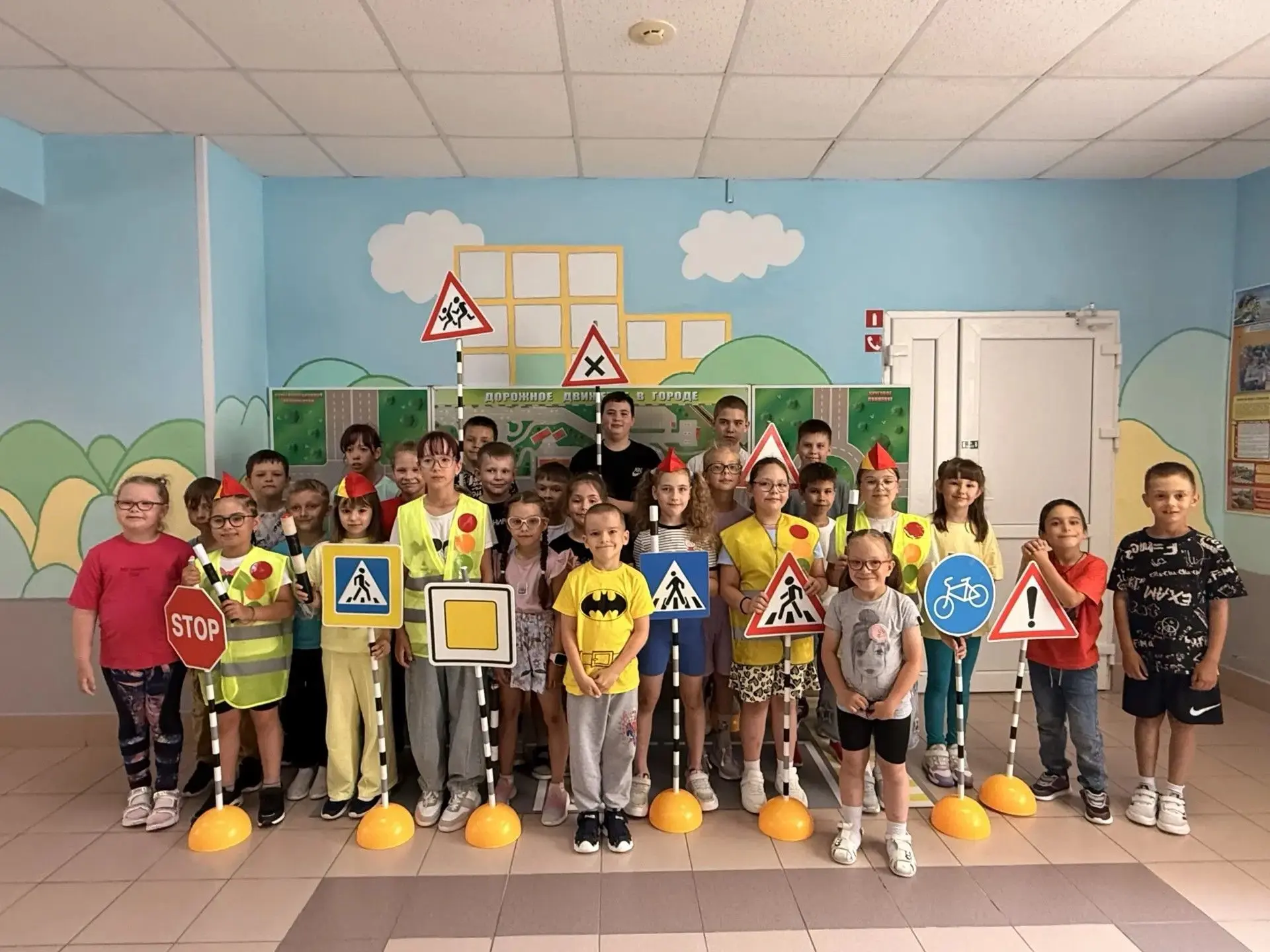 🚦В нашем летнем лагере прошла профилактическая акция «Детству — дороги без ДТП»! 
❗Безопасность на 