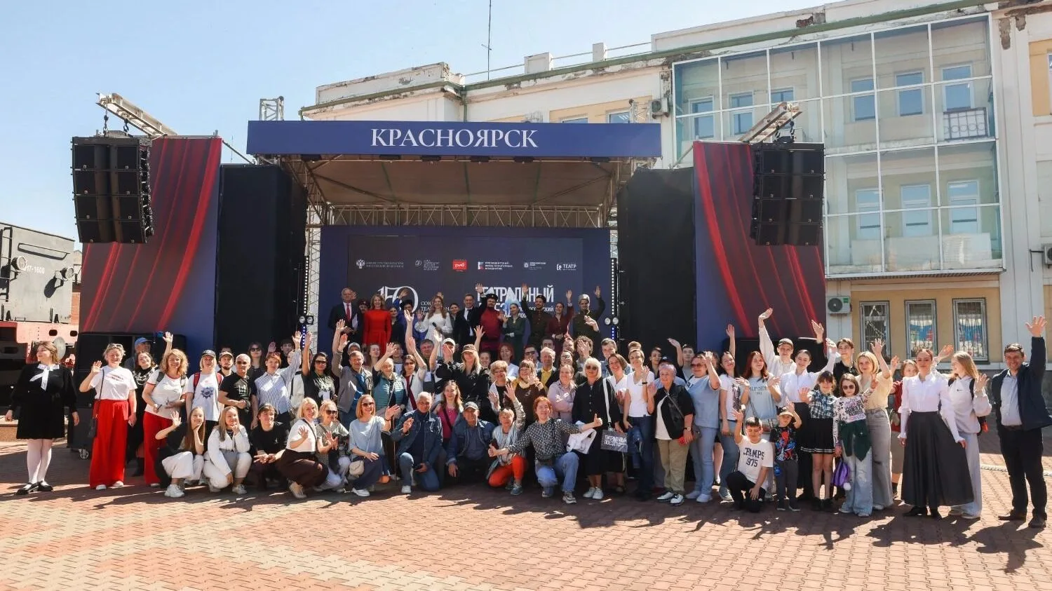 Благодаря «Театральному поезду» спектакль Братского драматического театра «Подарок судьбы» увидели в