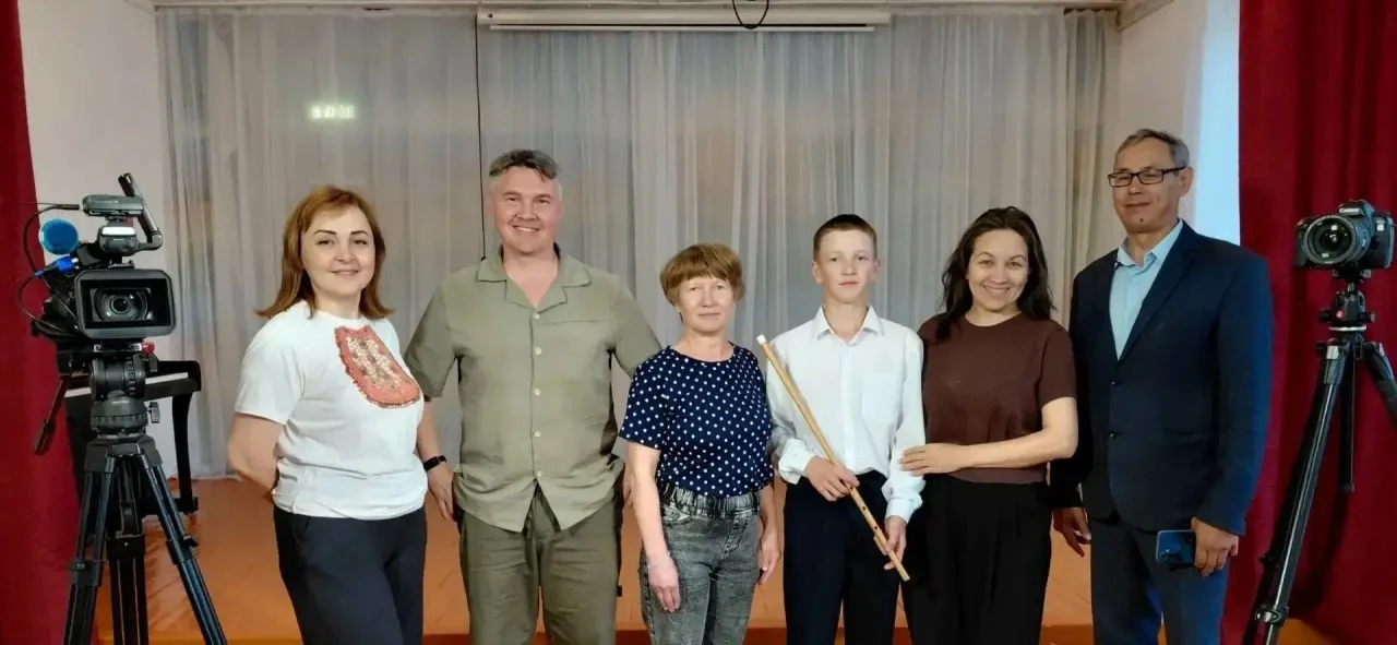 🔥Шул уҡ ваҡытта Учалыла эш гөрләй! 

"ТАМЫР" режиссеры Ләйсән Солтанғолова, мөхәррир Гөлшат Ғәлиулл