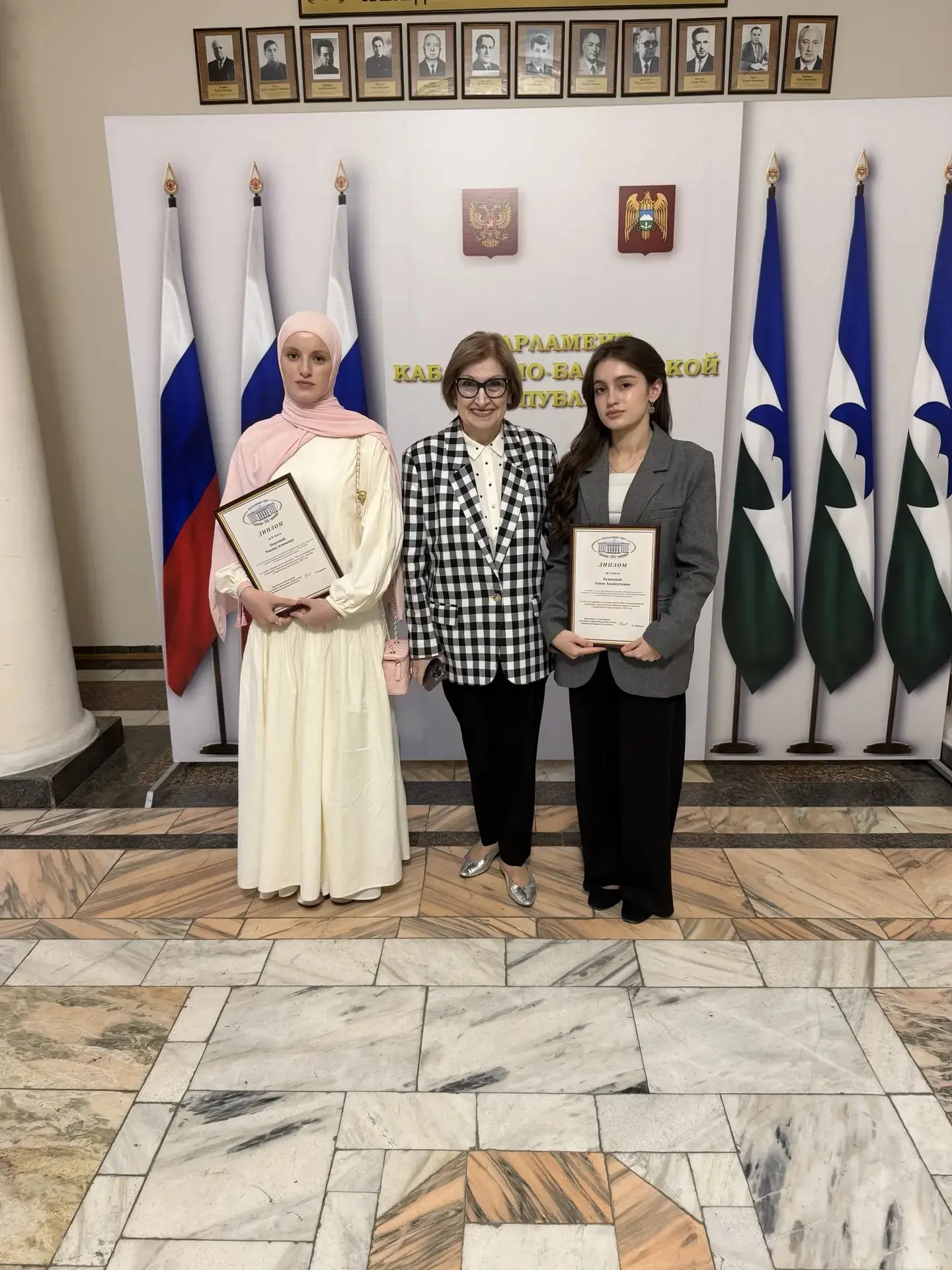 Первое место в секции «Социальная политика и здравоохранение»  одиннадцатиклассница из школы № 2 им.
