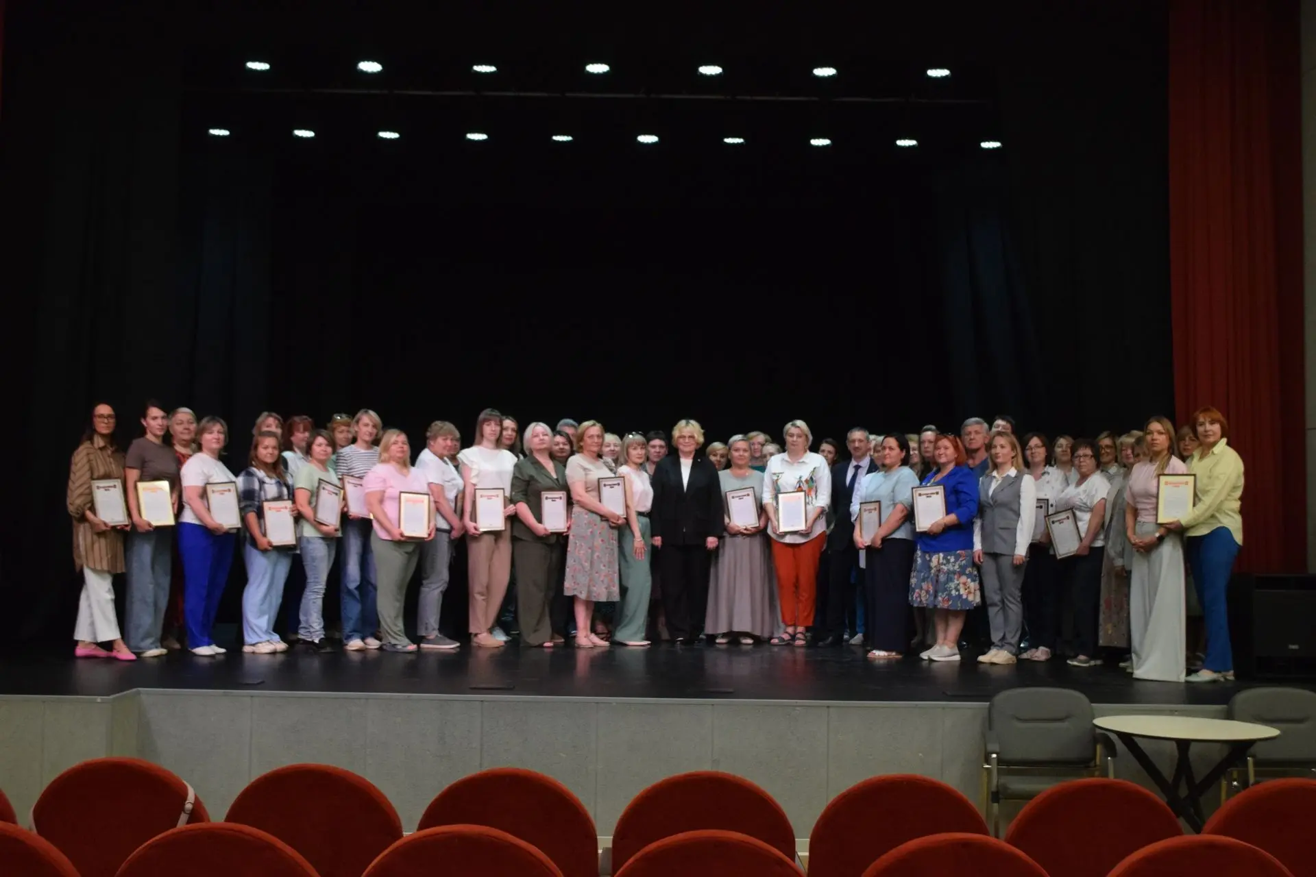 🤝По поручению Главы Республики Коми Ростислава Гольдштейна вручила благодарственные письма руководи