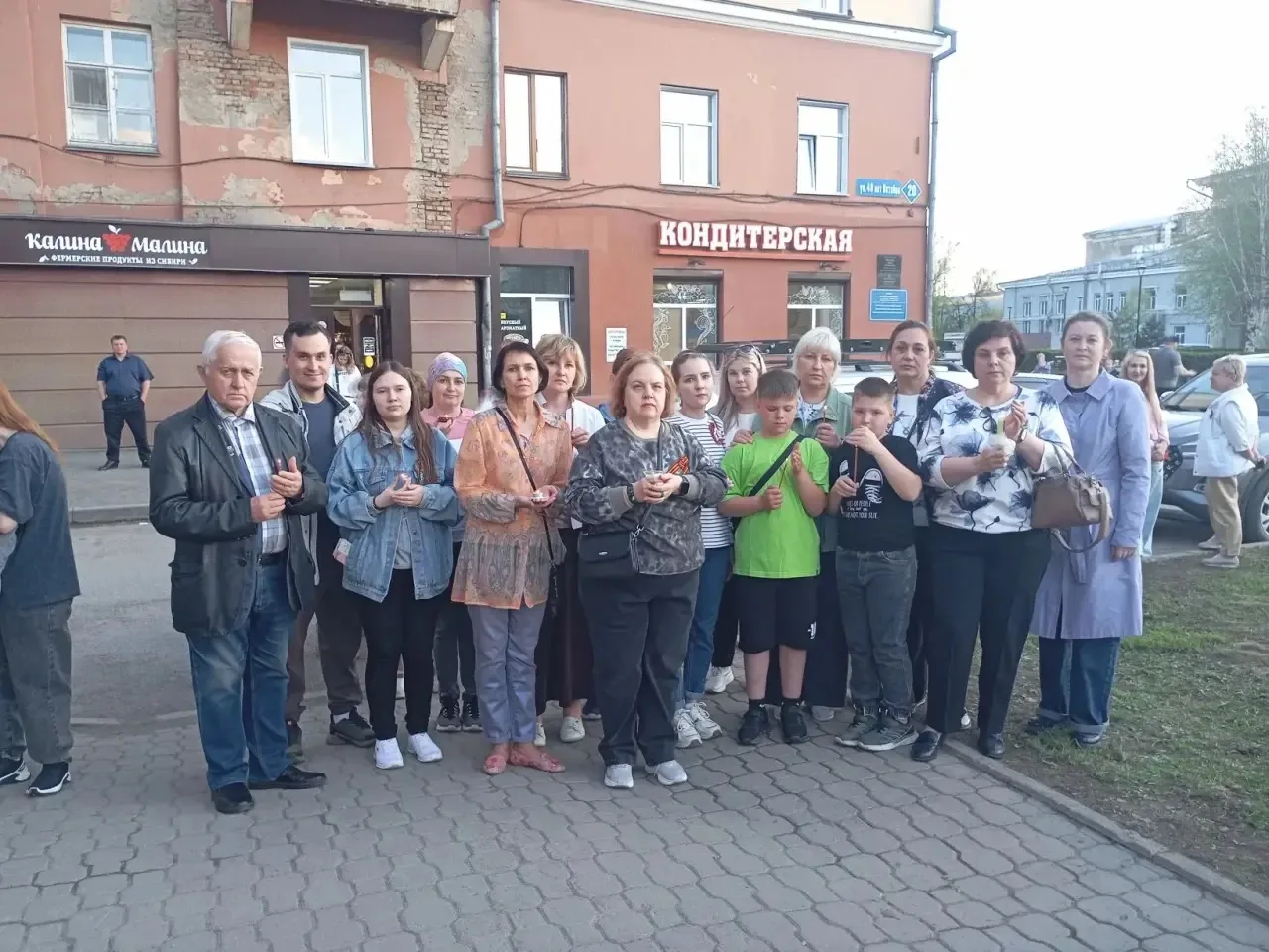🕯️ СВЕЧА ПАМЯТИ 🙏

В канун дня Дня Победы в Великой Отечественной войне, сотрудники и учащиеся шко