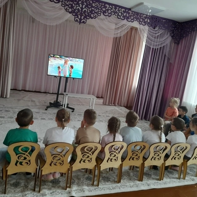 В нашем детском саду прошли важные беседы с детьми на тему безопасности на воде. Малыши узнали о пра