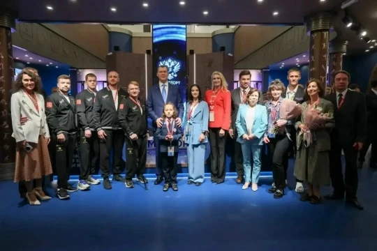 На ПМЭФ-2026 вручили золотые знаки ГТО!
🏆
Министр спорта, председатель Олимпийского комитета России