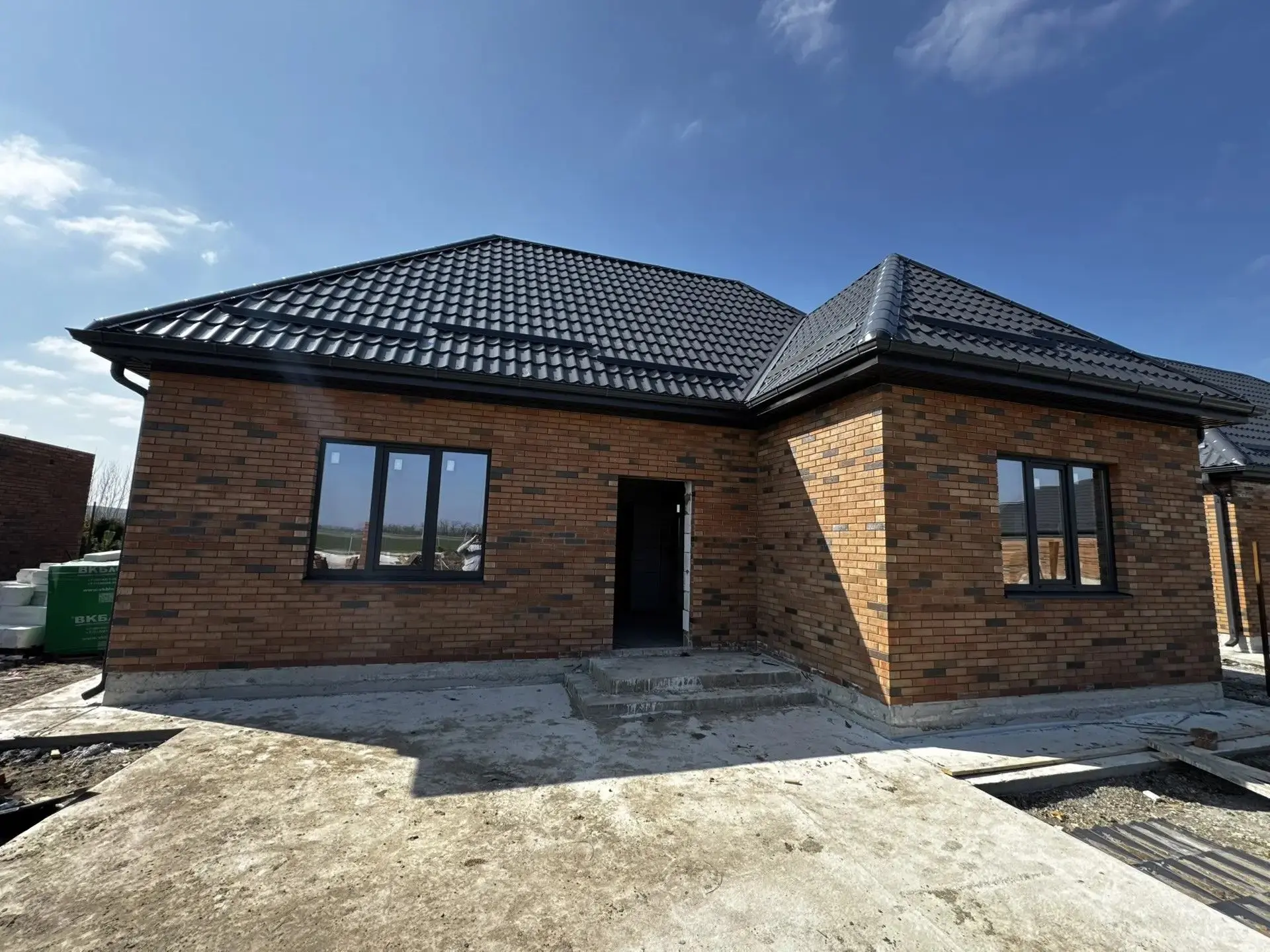 *В ПРОДАЖЕ КРАСИВЫЕ ДОМА В ПЕРСПЕКТИВНОМ РАЙОНЕ*                          Дом 115 кв., на 4 сот., ИЖ