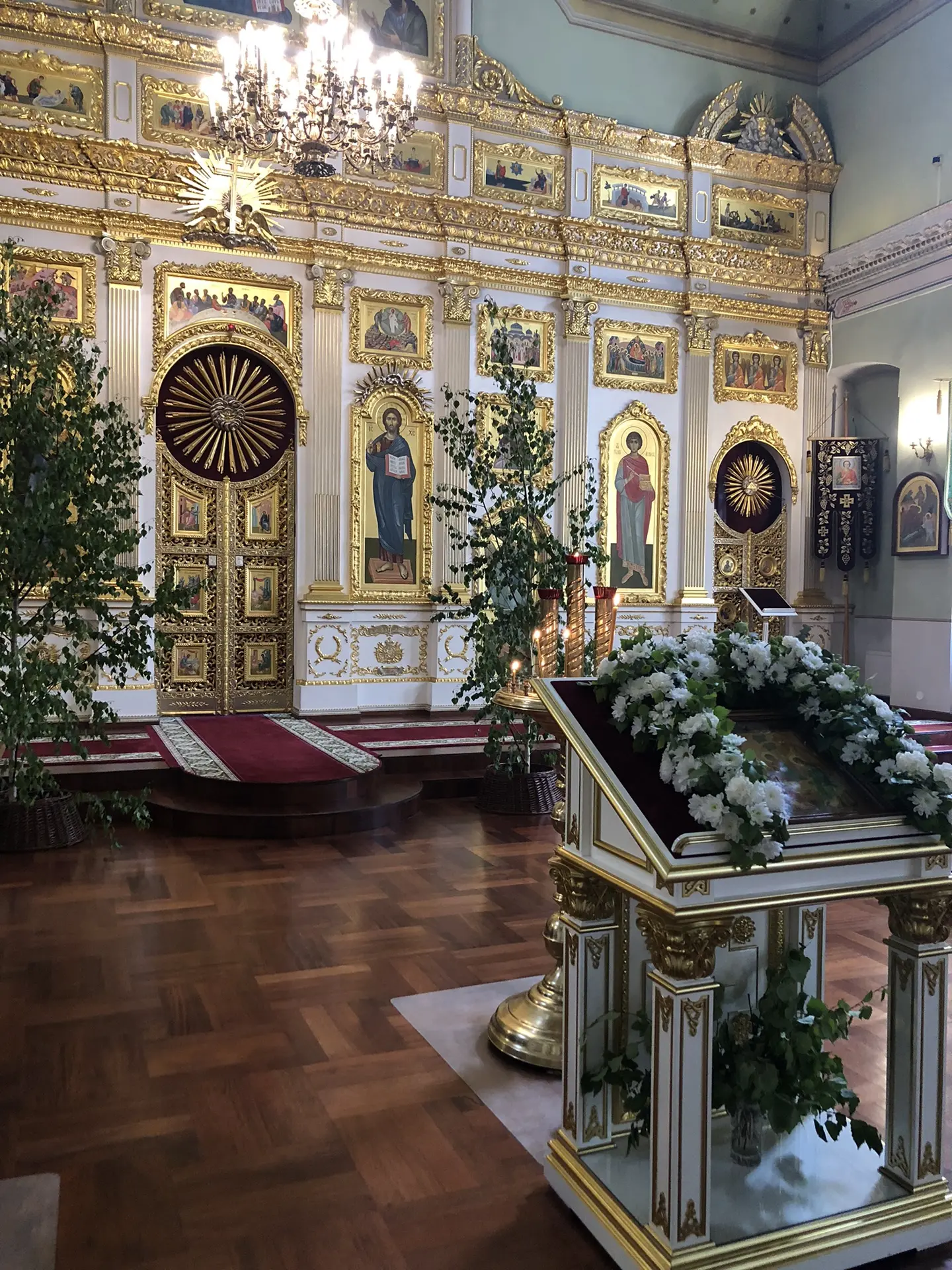 Вчера было полнолуние и были такие знаменательные праздники.

🕊Христианская Троица — день сошествия